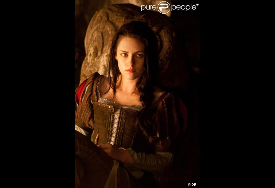 Kristen Stewart dans BlancheNeige et le chasseur. Purepeople