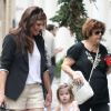 Tiffani Thiessen en promenade avec sa fille Harper à New York le 31 juillet 2012