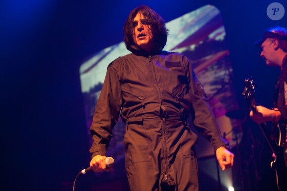 Jaz Coleman et Killing Joke en concert au Roundhouse de Londres le 8 mars 2012. En juillet 2012, le chanteur mystique est mystérieusement porté disparu.
