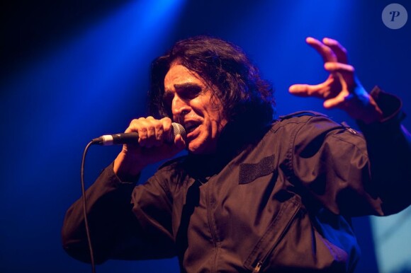 Jaz Coleman et Killing Joke en concert au Roundhouse de Londres le 8 mars 2012. En juillet 2012, le chanteur mystique est mystérieusement porté disparu.