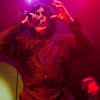 Jaz Coleman et Killing Joke en concert au Roundhouse de Londres le 8 mars 2012. En juillet 2012, le chanteur mystique est mystérieusement porté disparu.