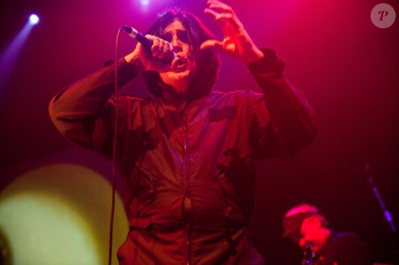Jaz Coleman et Killing Joke en concert au Roundhouse de Londres le 8 mars 2012. En juillet 2012, le chanteur mystique est mystérieusement porté disparu.