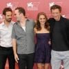 Natalie Portman et Benjamin Millepied présentent avec Darren Aronofsky et Vincent Cassel le film Black Swan au festival de Venise en septembre 2010