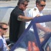 Sylvester Stallone, en famille, quitte un yacht pour se rendre à l'aéroport de Nice et rejoindre Paris, le mercredi 8 août 2012.