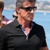 Sylvester Stallone quitte un yacht pour se rendre à l'aéroport de Nice et rejoindre Paris, le mercredi 8 août 2012.