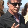 Sylvester Stallone quitte un yacht pour se rendre à l'aéroport de Nice et rejoindre Paris, le mercredi 8 août 2012.