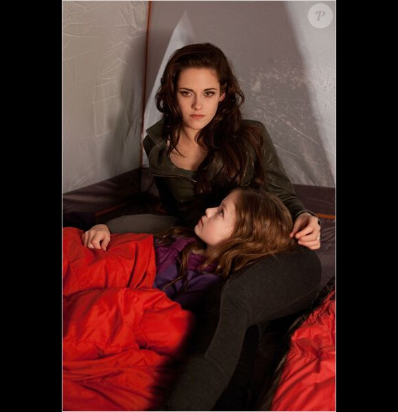 Kristen Stewart et sa fille dans Twilight - Chapitre 5 : Révélation 2e partie, en salles le 14 novembre.
