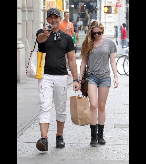 Antonio Banderas complice avec sa fille Stella à New York, le 8 août 2012