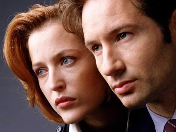 Gillian Anderson et David Duchovny dans la série X-Files (1993-2002).