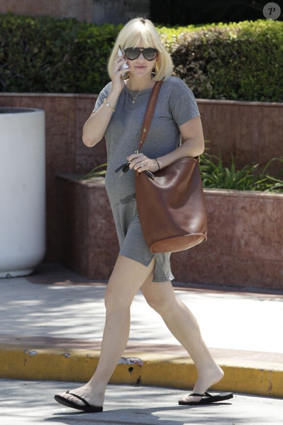 Anna Faris enceinte à Los Angeles le 9 août 2012