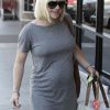 Radieuse, Anna Faris enceinte à Los Angeles le 9 août 2012