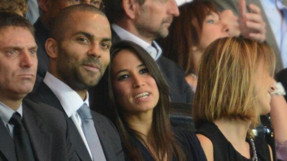 Tony Parker et Axelle : Amoureux très élégants au Parc pour le PSG et Zlatan