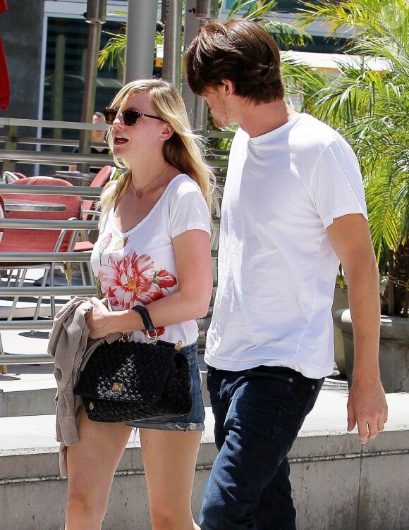 Kirsten Dunst et Garrett Hedlund à Los Angeles, le 11 août 2012.