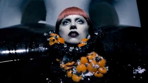 Lady Gaga : Diabolique et sombre dans la pub pour son parfum Fame