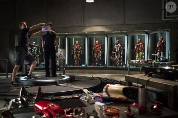 Robert Downey Jr. sur le tournage d'Iron Man 3, première photo officielle de cette nouvelle aventure, 2012.