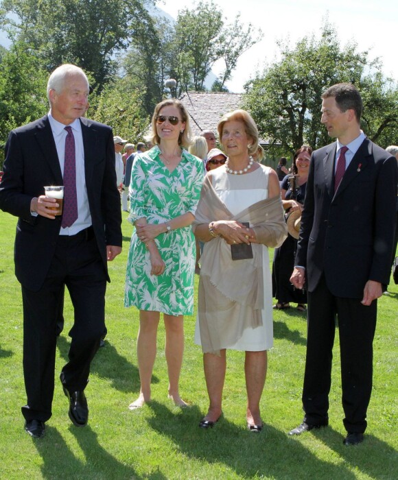 Le prince Hans-Adam II, la princesse Sophie, la princesse Marie et le prince Alois. La famille princière de Liechtenstein célébrait le 15 août 2012 autour du prince Hans-Adam II et du prince héritier Alois la Fête nationale de la principauté.
