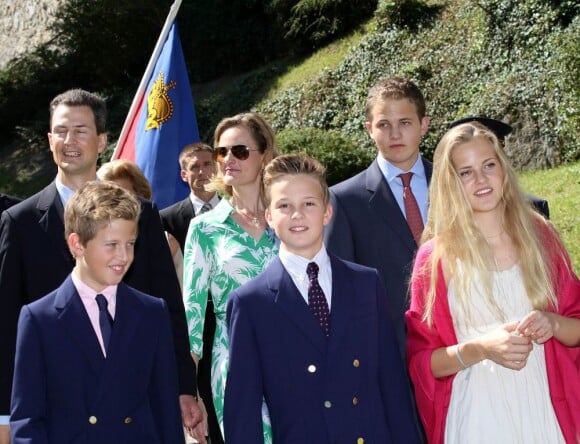 Le prince Alois et la princesse Sophie avec leurs quatre enfants. La famille princière de Liechtenstein célébrait le 15 août 2012 autour du prince Hans Adam II et du prince héritier Alois la Fête nationale de la principauté.