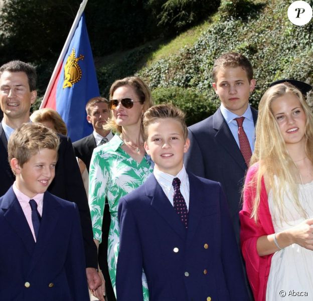 Le prince Alois et la princesse Sophie avec leurs quatre enfants. La famille princière de Liechtenstein célébrait le 15 août 2012 autour du prince Hans Adam II et du prince héritier Alois la Fête nationale de la principauté.
