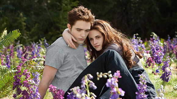 Twilight 5 : Images avec Robert Pattinson et Kristen Stewart, tendres amoureux