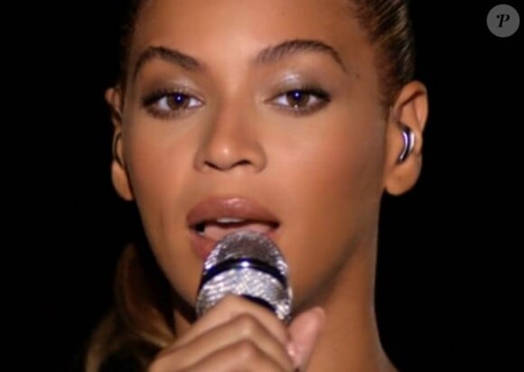 Beyoncé dans le clip I Was Here, sortie pour célébrer la quatrième Journée Mondiale de l'Aide Humanitaire.