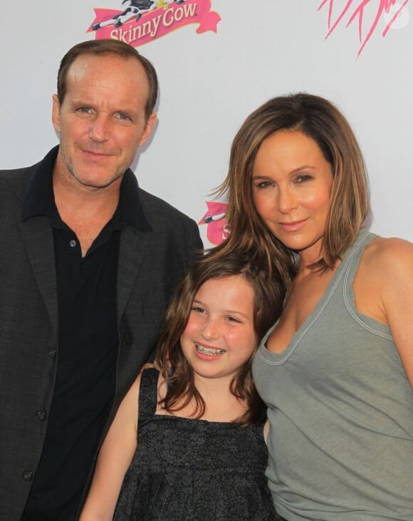 Jennifer Grey ressort des placards pour les 25 ans de Dirty Dancing. Los Angeles, le 21 août, avec son mari Clark Gregg et leur fille.