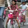 Katie Holmes a choisi d'initier Suri aux joies du vélo à New York ! La mère et la fille se sont retrouvées dans un parc de West Village le 25 août 2012