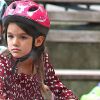 Katie Holmes et sa fille Suri sont allées dans un parc à West Village pour se dépenser un peu. Le 25 août 2012. La fillette s'est amusée sur son vélo rose !