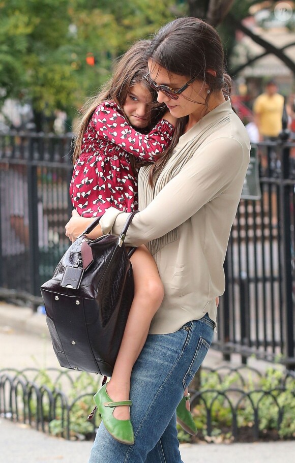 Katie Holmes et sa fille Suri sont allées dans un parc à West Village pour se dépenser un peu. Le 25 août 2012