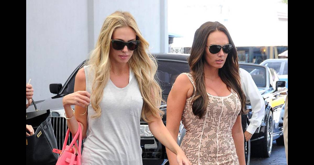 Petra Ecclestone et sa soeur Tamara à West Hollywood à Los Angeles le