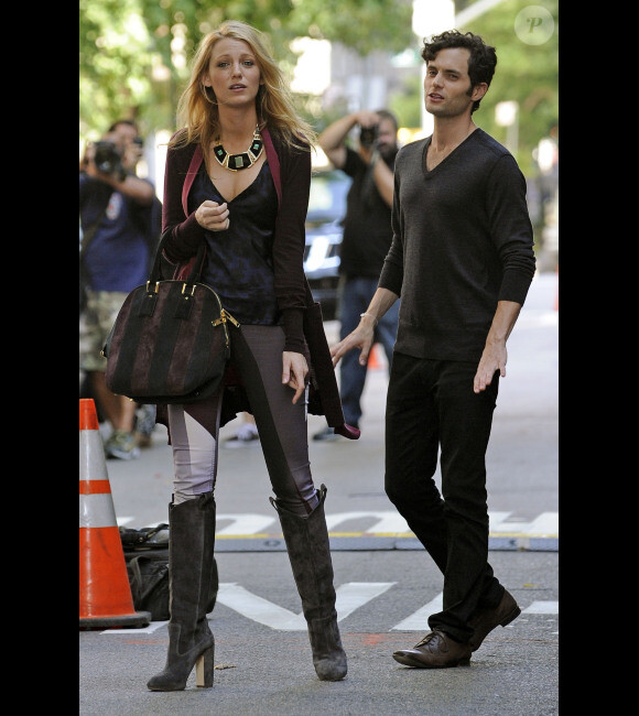 La belle Blake Lively et Penn Badgley tournent la sixième saison de Gossip Girl à New York, le 28 août 2012