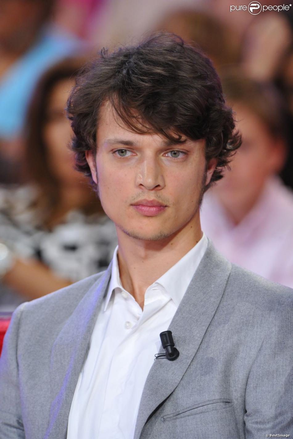 Fu'ad Ait Aattou lors de l'enregistrement de l'émission Vivement ...