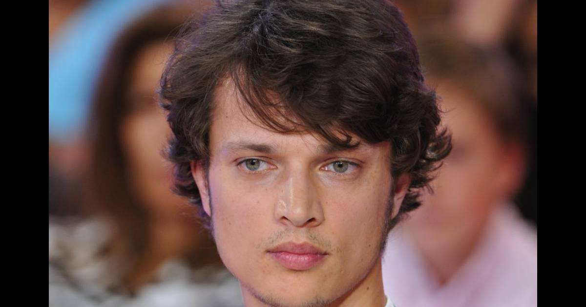 Fu'ad Ait Aattou lors de l'enregistrement de l'émission Vivement ...