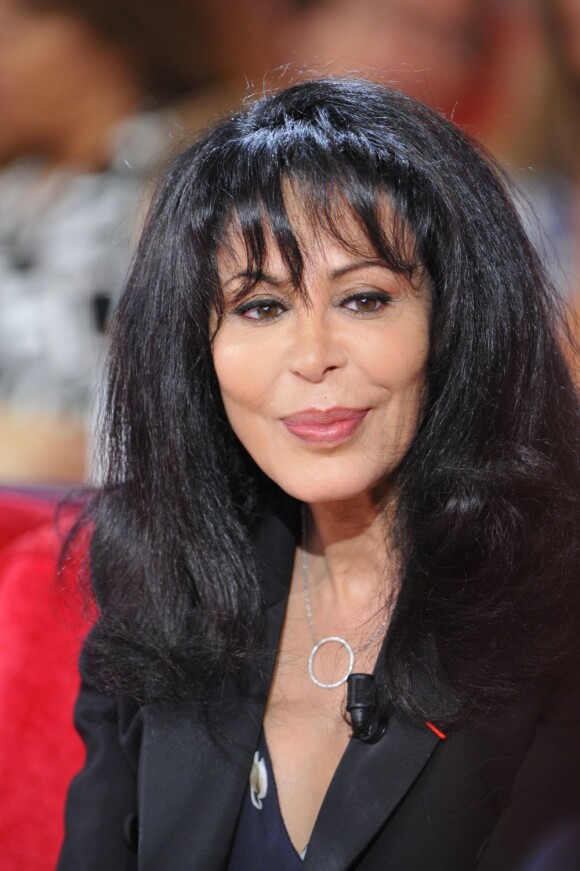 Yamina Benguigui lors de l'enregistrement de l'émission Vivement dimanche sur France 2 diffusé le 2 septembre 2012