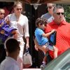Jennifer Lopez et sa petite famille quittent le Ritz-Carlton de Miami pour rejoindre l'aéroport où les attend un jet privé. Le 2 septembre 2012.