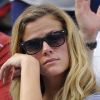 Brooklyn Decker ne peut retenir ses larmes après la défaite de son mari Andy Roddick en huitièmes de finale de l'US Open, défaite qui le pousse vers la retraite, le 5 septembre 2012 à New York