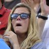 Brooklyn Decker ne peut retenir ses larmes après la défaite de son mari Andy Roddick en huitièmes de finale de l'US Open, défaite qui le pousse vers la retraite, le 5 septembre 2012 à New York