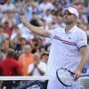 Andy Roddick a fait ses adieux émus au public new-yorkais après sa défaite en huitièmes de finale de l'US Open sur le court Arthur Ashe le 5 septembre 2012 sous les yeux de sa compagne Brooklyn Decker à New York