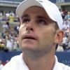 Andy Roddick, ému aux larmes lors de son discours d'adieux après son match perdu à l'US Open face à Juan Martin Del Potro qui l'envoie à la retraite.