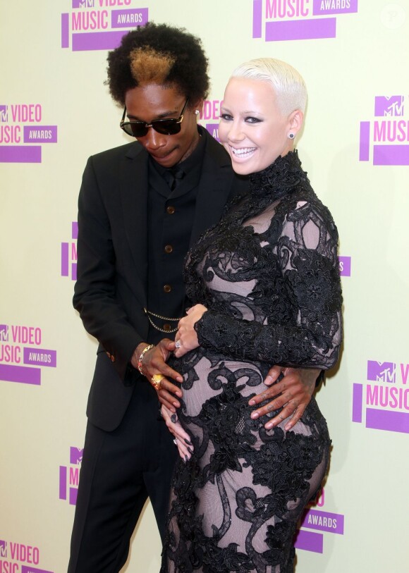 Amber Rose enceinte et son futur mari le rappeur Wiz Khalifa aux MTV Video Music Awards 2012 à Los Angeles le 6 septembre 2012