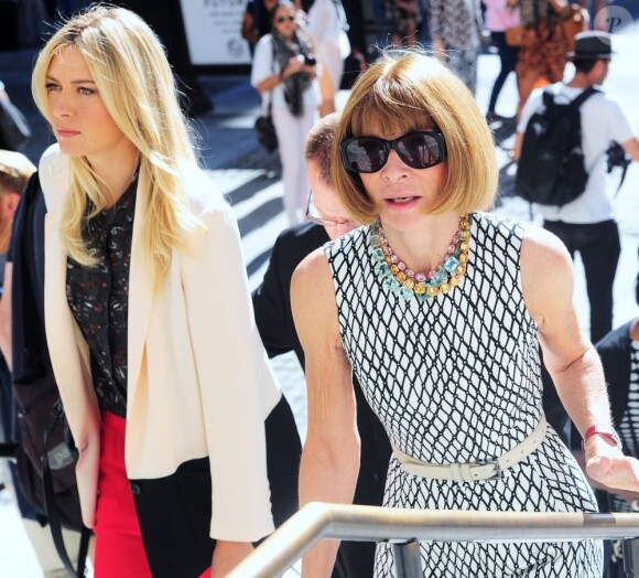 Maria Sharapova et Anna Wintour arrivent à la New York Public Library pour assister au défilé Victoria Beckham printemps-été 2013. New York, le 9 septembre 2013.
