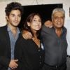 Enrico Macias, entouré de sa fille Jocya, de son fils Jean-Claude Ghrenassia, et de son petit-fils Simon, fête 50 ans de carrière à l'Olympia, le 7 septembre 2012.