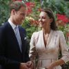 La duchesse et le duc de Cambridge ont participé à une cérémonie où une orchidée a été baptisée en hommage à leur mariage, dans le jardin botanique de Singapour où le couple est en voyage officiel au nom de la reine Elizabeth II, le 11 septembre 2012