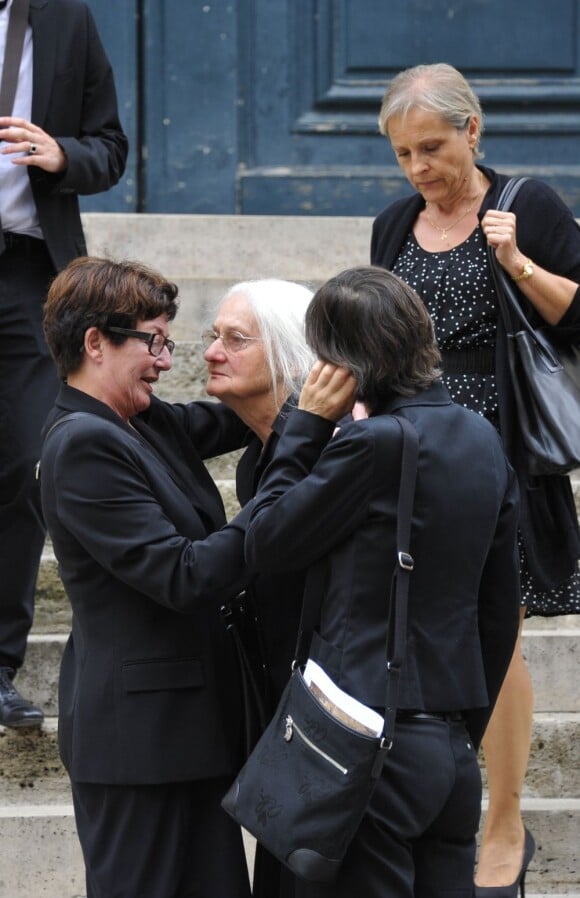 La veuve de Christian Marin lors des obsèques de son mari en l'église Saint-Roch le 11 septembre 2012