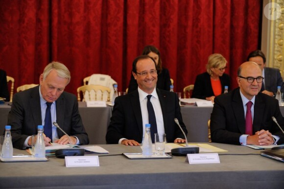 François Hollande a reçu lors d'une réunion les présidents de conseils régionaux, à l'Elysée, le 12 septembre 2012.