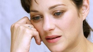 Marion Cotillard moquée dans Batman : ''Je m'en fous''