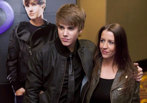 Justin Bieber et sa mère Pattie Lynn Mallette le 1er février 2011 à Toronto. 