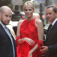 Princesse Charlene de Monaco : Fatale en rouge à Paris pour Van Cleef & Arpels