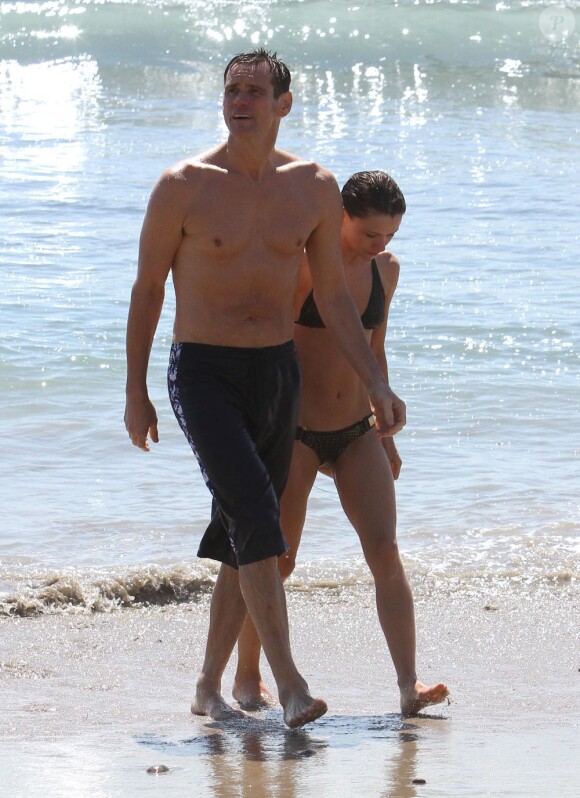 Jim Carrey et sa nouvelle conquête à Malibu, le 15 septembre 2012.