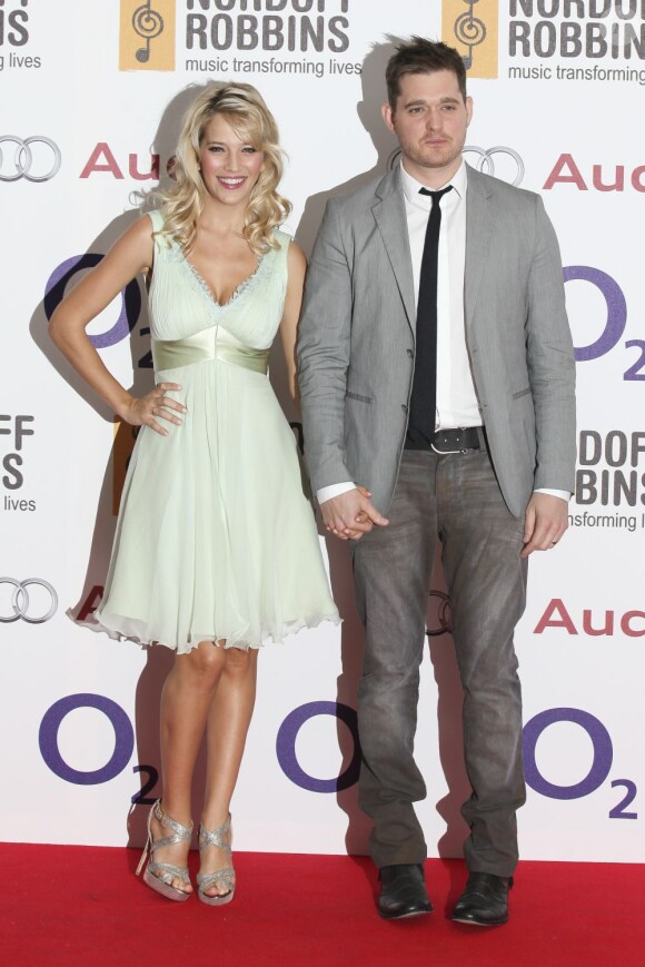 Michael Bublé et son épouse Luisana Lopilato à Londres, le 29 juin 2012.