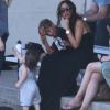 Victoria Beckham, entourée de ses enfants, assiste à l'entraînement de foot de ses trois fils, le samedi 29 septembre 2012 à Los Angeles.